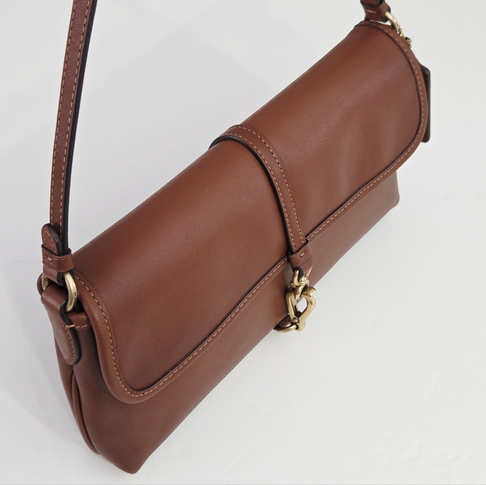 LIKE NEW COACH HAMPTONS 1941 SADDLE BAG BROWN WITH BRASS HARDWARE - Picture 6 of 12